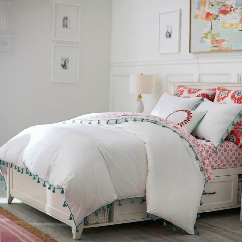 Pottery Barn Queen Tassel Border Duvet Set
